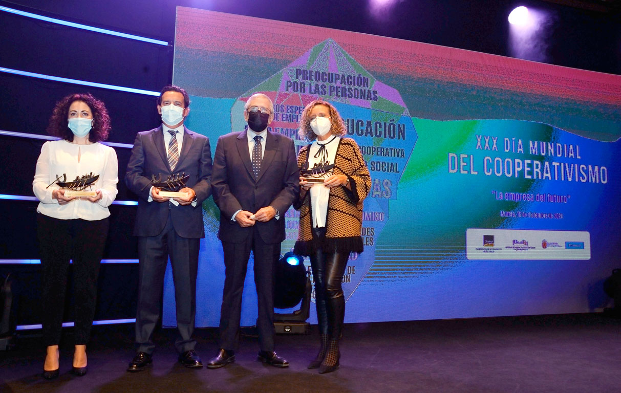 Premio entregado a los sanitarios de la Región de Murcia por el trabajo que han realizado y siguen realizando en estos duros meses de pandemia