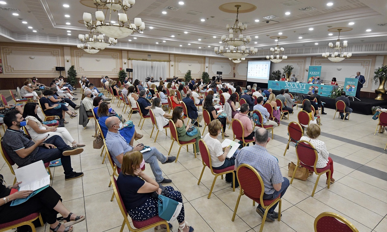 La XXXVI Asamblea de Ucoerm rinde homenaje a la labor docente en pandemia